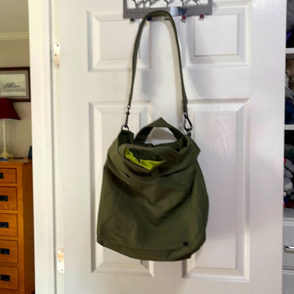 Lululemon messenger bucket nylon bag, olive green